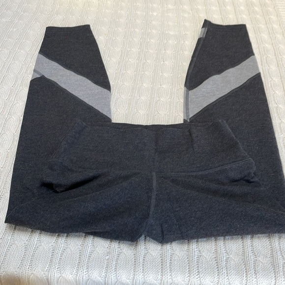 yoga wear bundle-2 ankle pants/1 shorts sz M - Picture 9 of 12